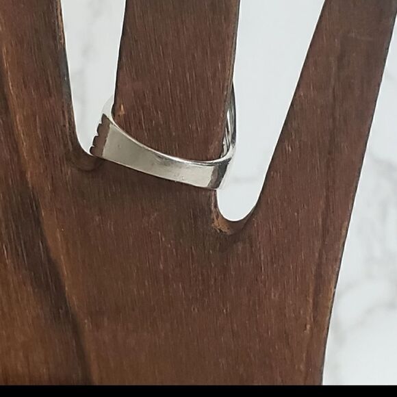 STERLING SILVER Free-form Cutout Wave Ring - Picture 3 of 8